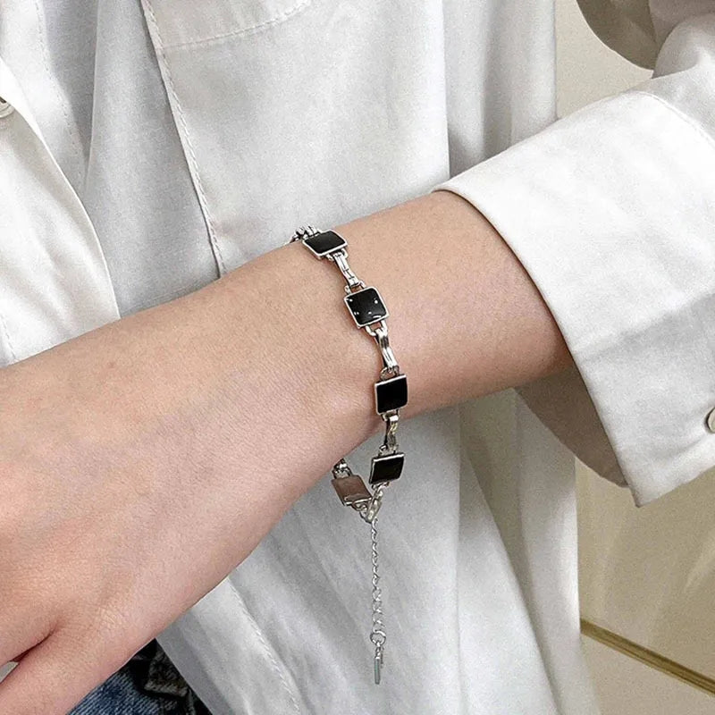 SIMPLE GEMOTERIC  KOREAN DESIGHN BRACLET  BLACK CZ