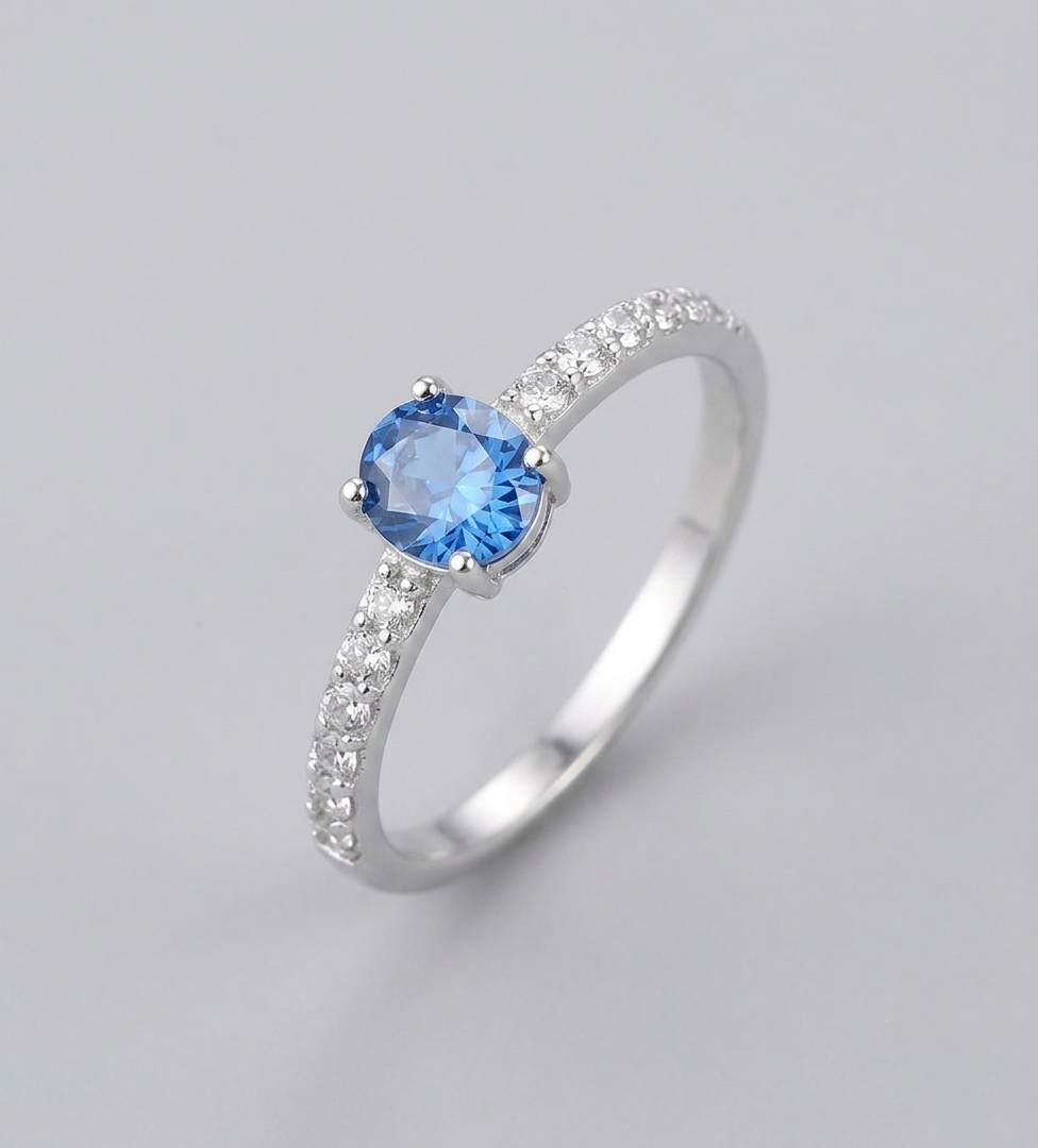 Elegant 925 Sterling Silver Ring with Cubic Zirconia