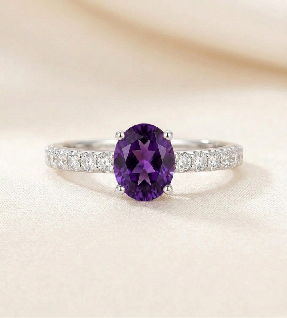 Elegant 925 Sterling Silver Ring with Cubic Zirconia
