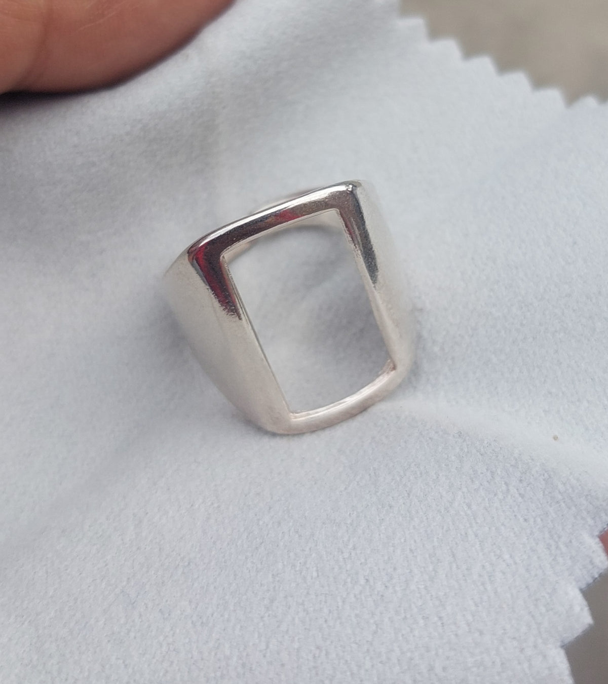 Hollow Design Ring – 925 Sterling Silver