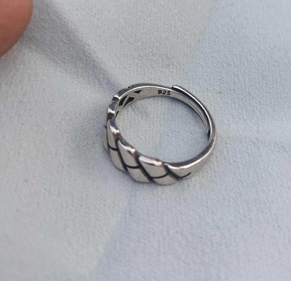 Curved Ring Adjustable Size – 925 Sterling Silver