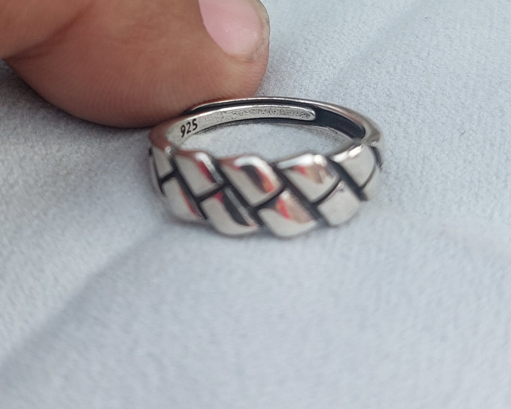 Curved Ring Adjustable Size – 925 Sterling Silver