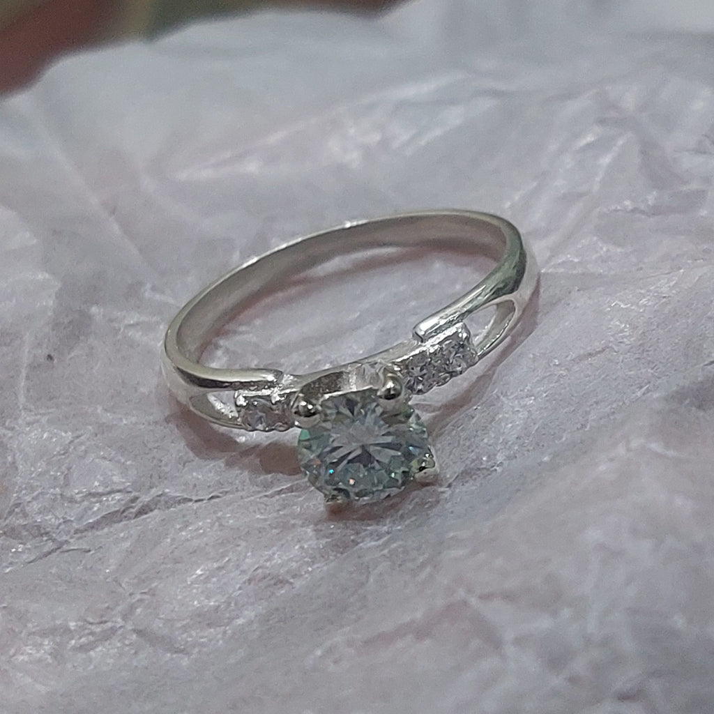 Certified GRA Moissanite Ring – 1 Carat D Color | 925 Sterling Silver
