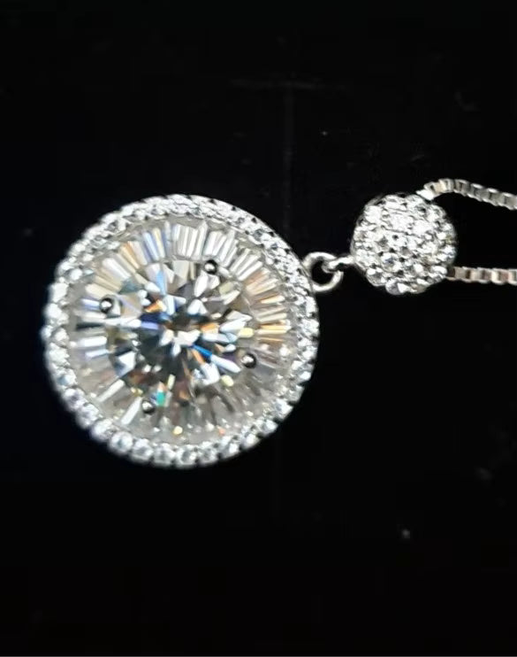 2 carat moissanite  necklace round pendant versatile high-end daily wear