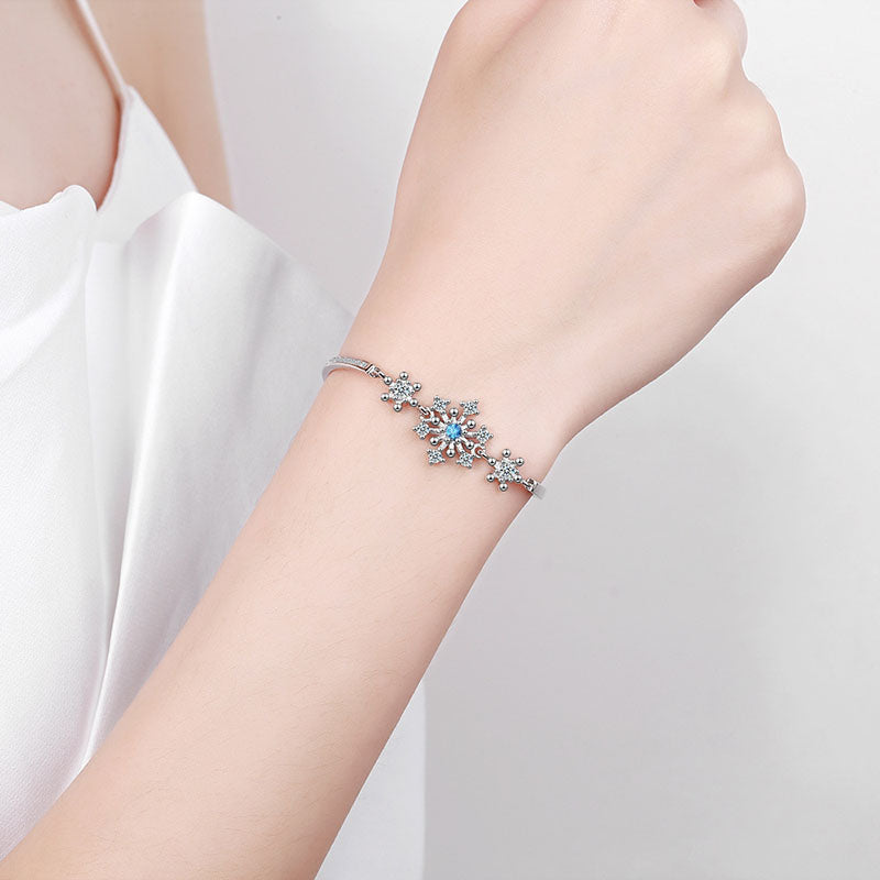 Bracelets for Women New Trendy Elegant Simple Sweet Sparkling Blue Snowflake Zircon Bride Jewelr