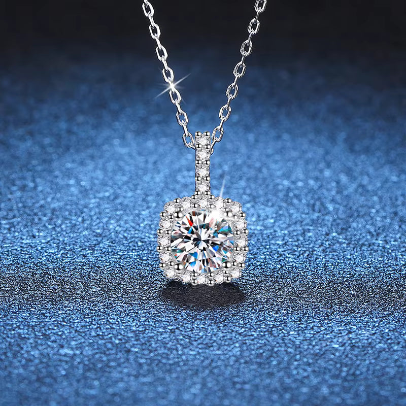 1CT 6.5mm Moissanite Pendant Necklace for Women 925 Sterling Silver D Color Moissanite 45cm Free Necklace Chain dating gift