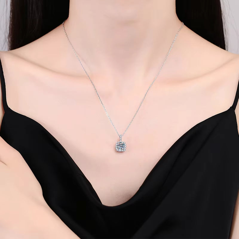 1CT 6.5mm Moissanite Pendant Necklace for Women 925 Sterling Silver D Color Moissanite 45cm Free Necklace Chain dating gift