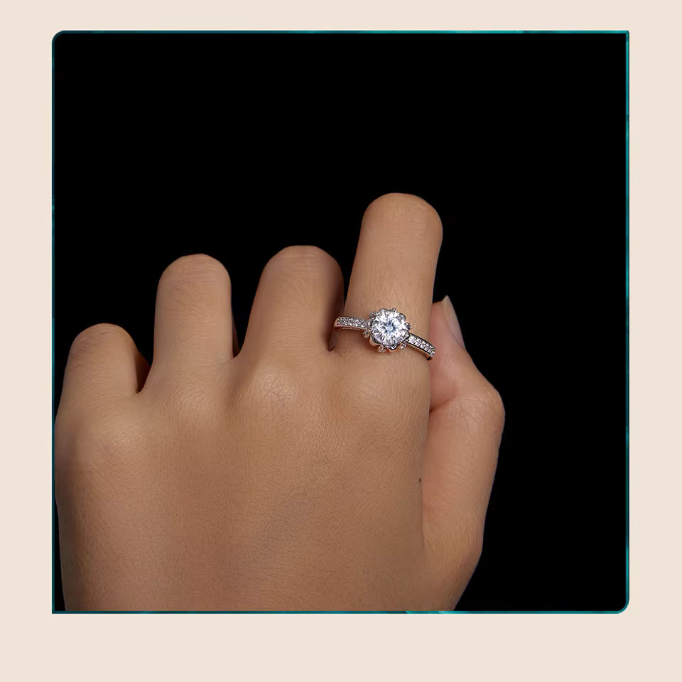 Moissanite Flower Ring 1ct Round Moissanite Diamond Solitaire Engagement 925 Sterling Silver Rings